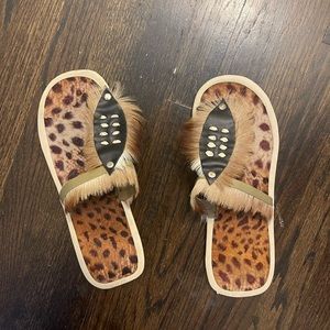 Zulu sandals
Animal skin sandals